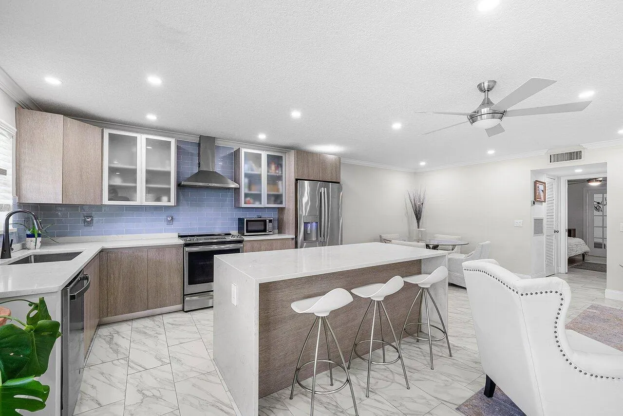 810 High Point Drive W, #C