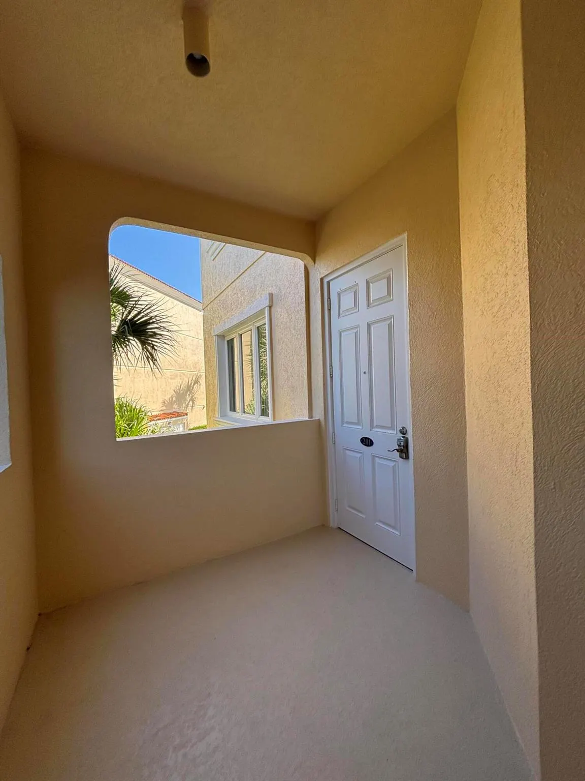 22 Harbour Isle Drive W, #201