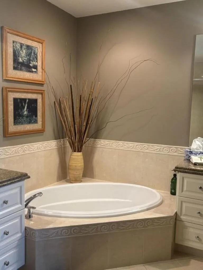 22 Harbour Isle Drive W, #201