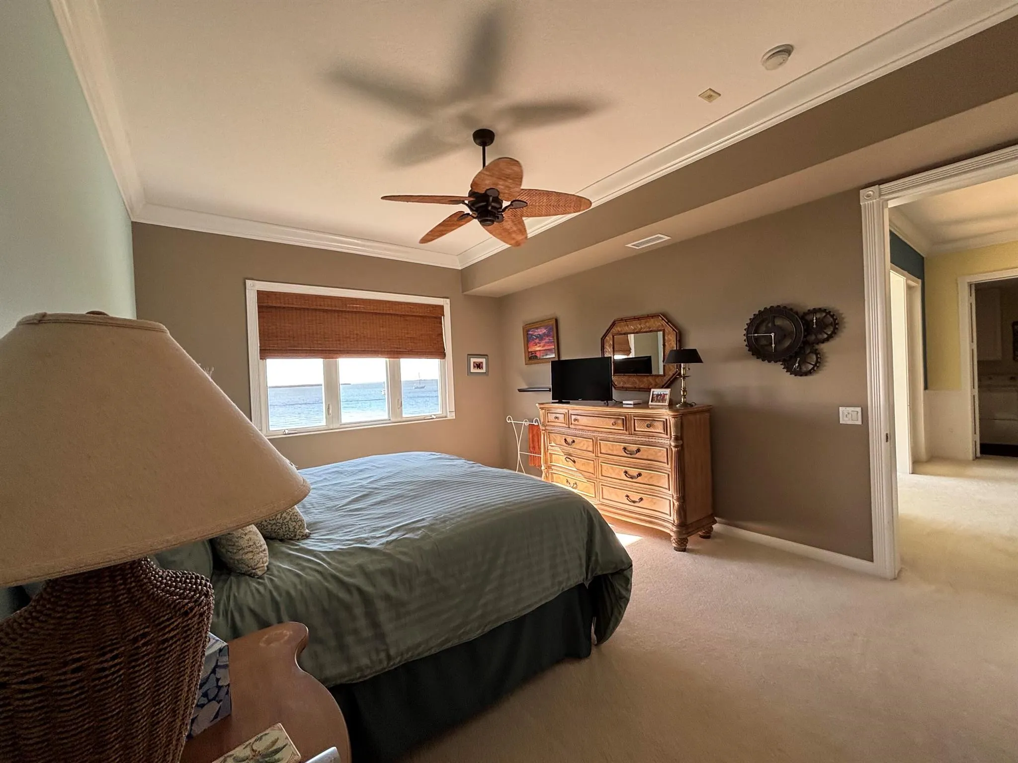 22 Harbour Isle Drive W, #201