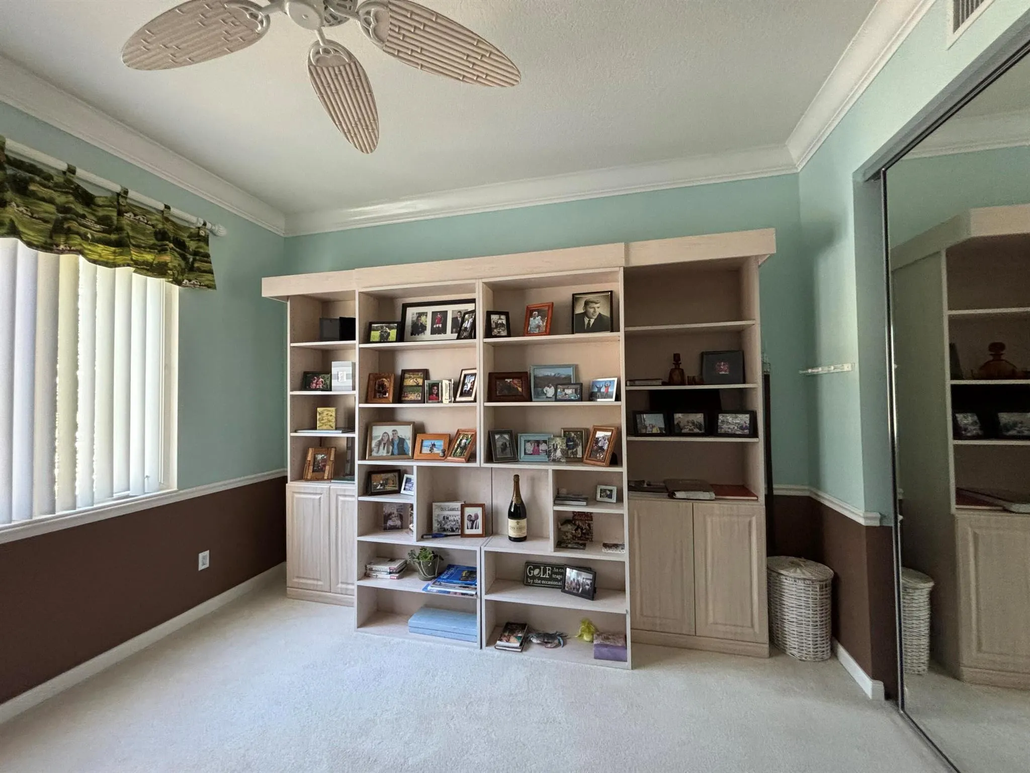 22 Harbour Isle Drive W, #201