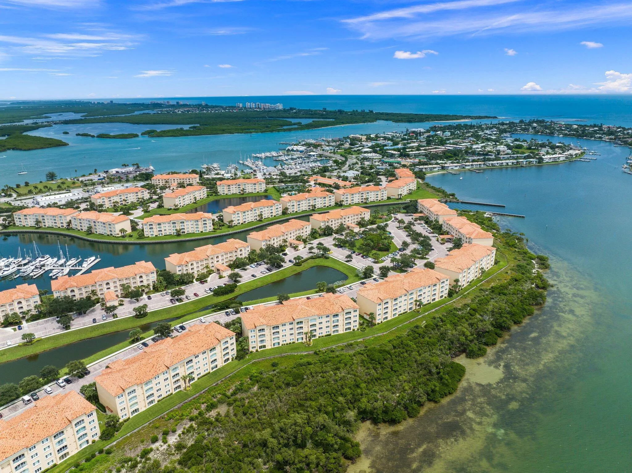 17 Harbour Isle Drive W, #Ph03