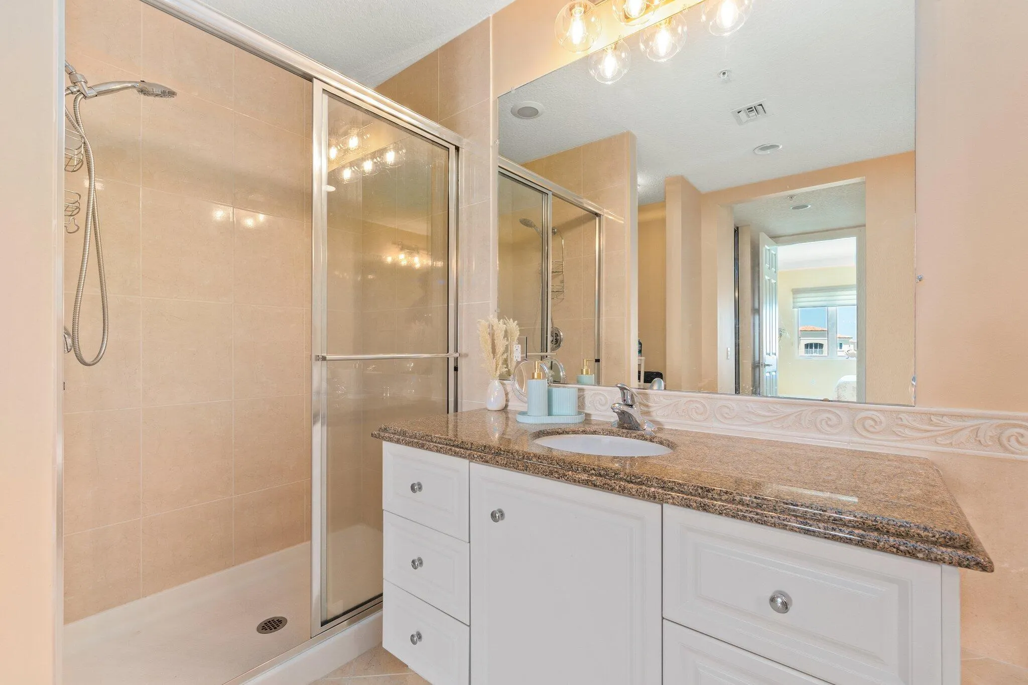 17 Harbour Isle Drive W, #Ph03