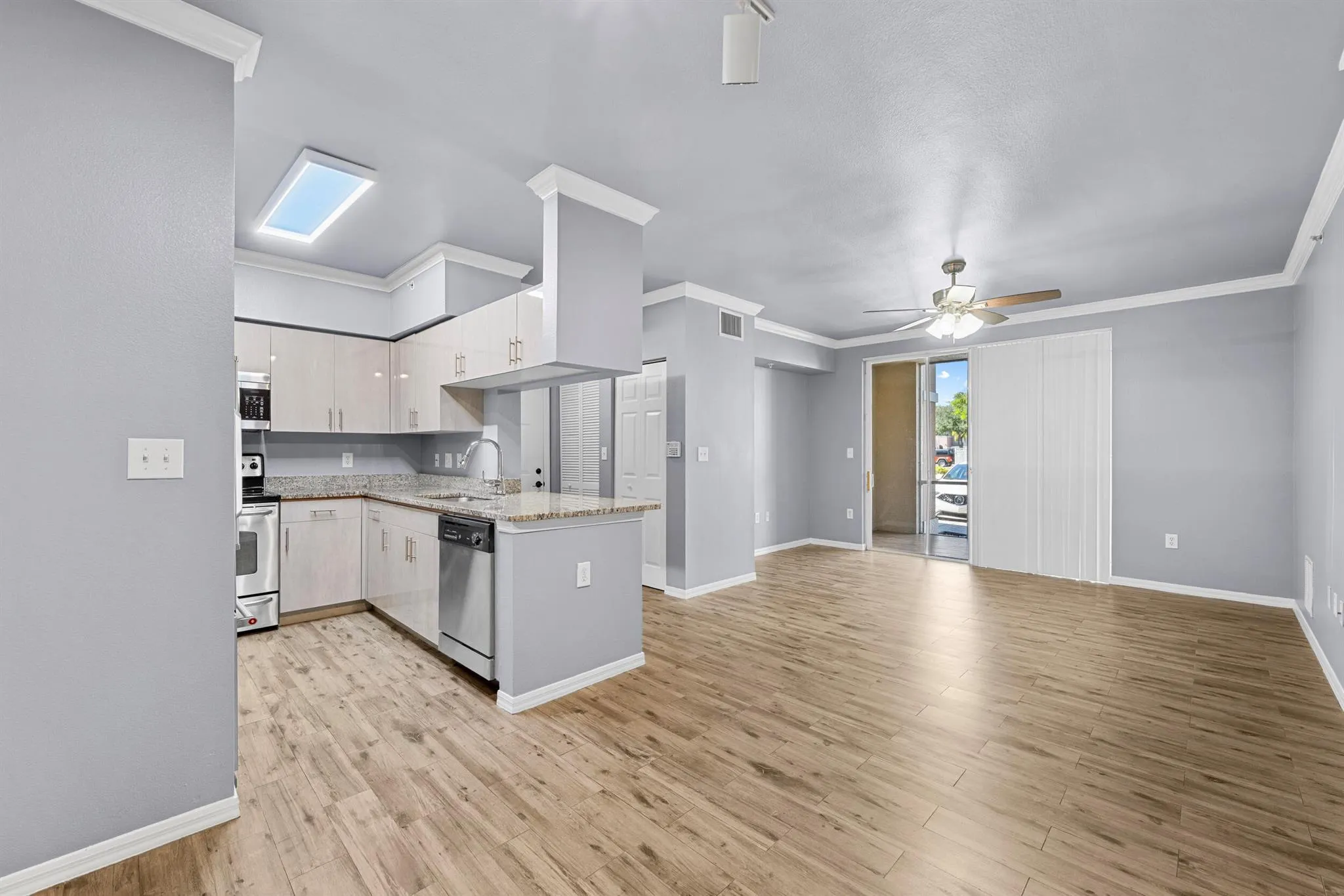 6410 Emerald Dunes Drive, #101