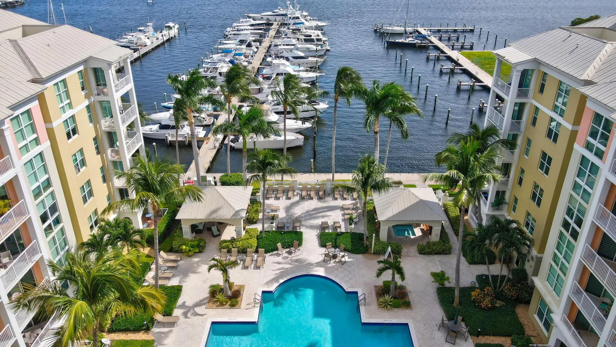 806 E Windward Way E, #201