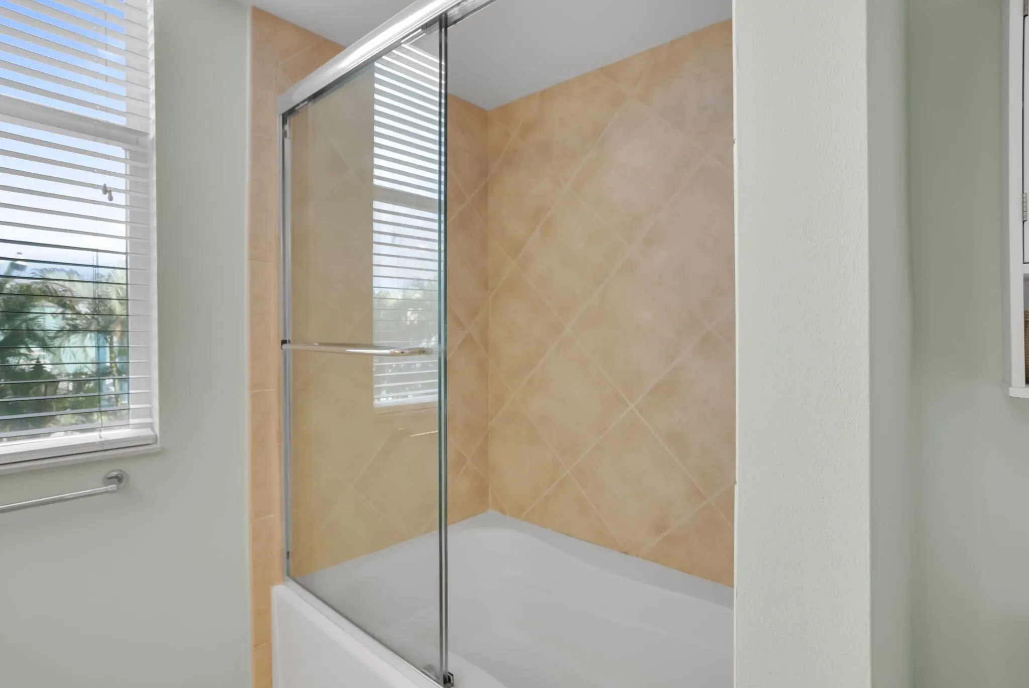 806 E Windward Way E, #201