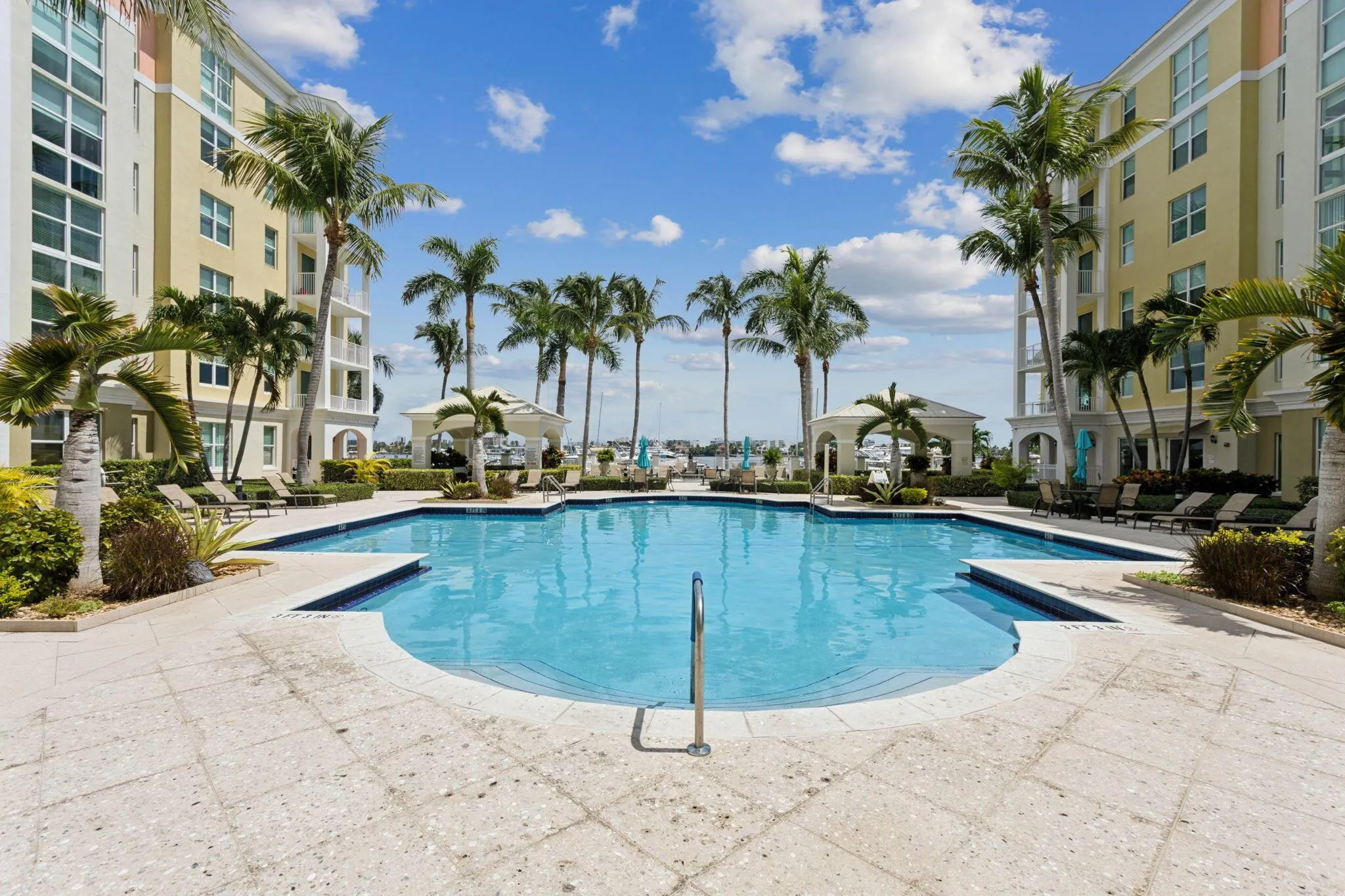 806 E Windward Way E, #201