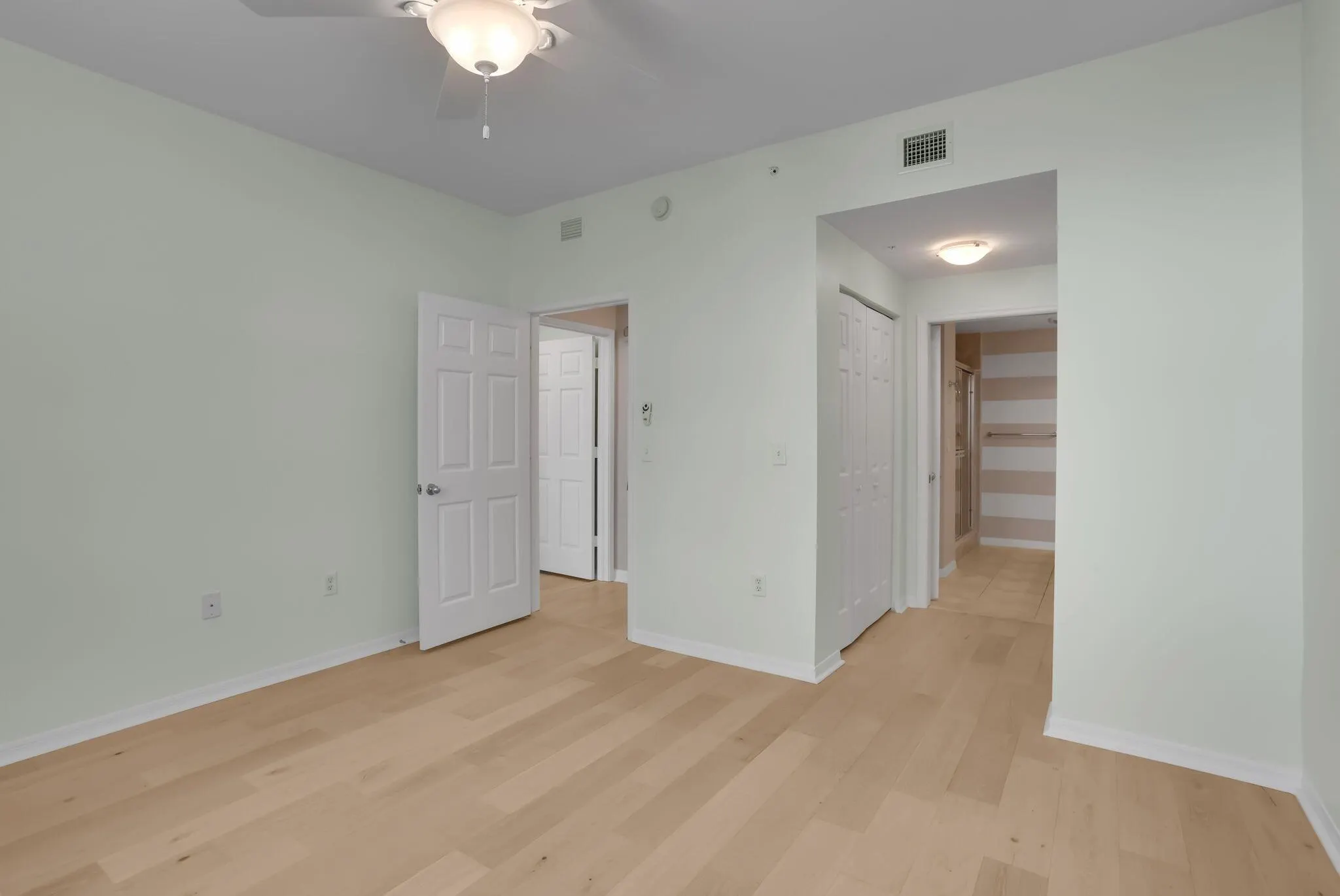 806 E Windward Way E, #201