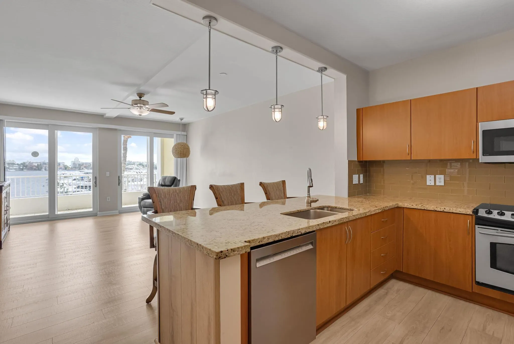 806 E Windward Way E, #201