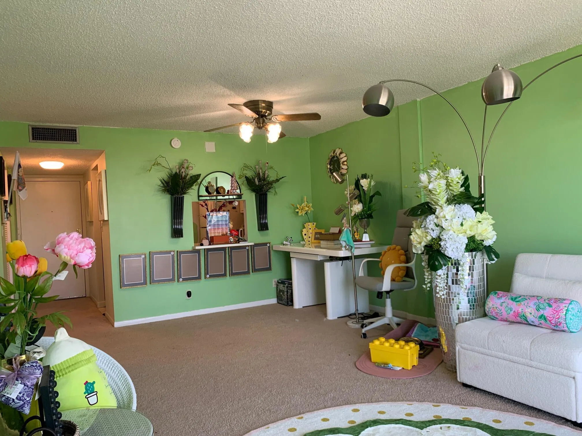 500 Executive Center Drive, #3-F