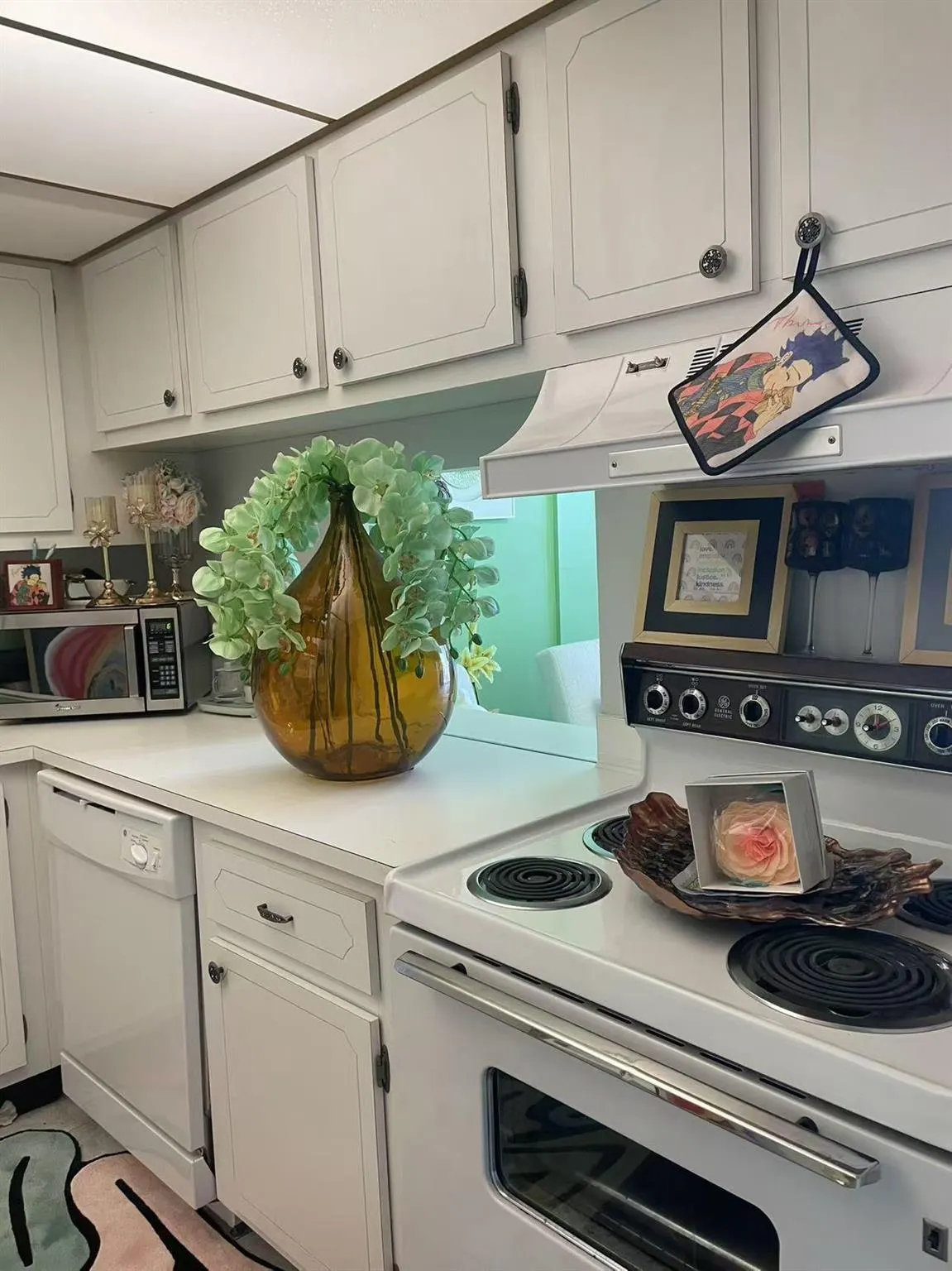 500 Executive Center Drive, #3-F