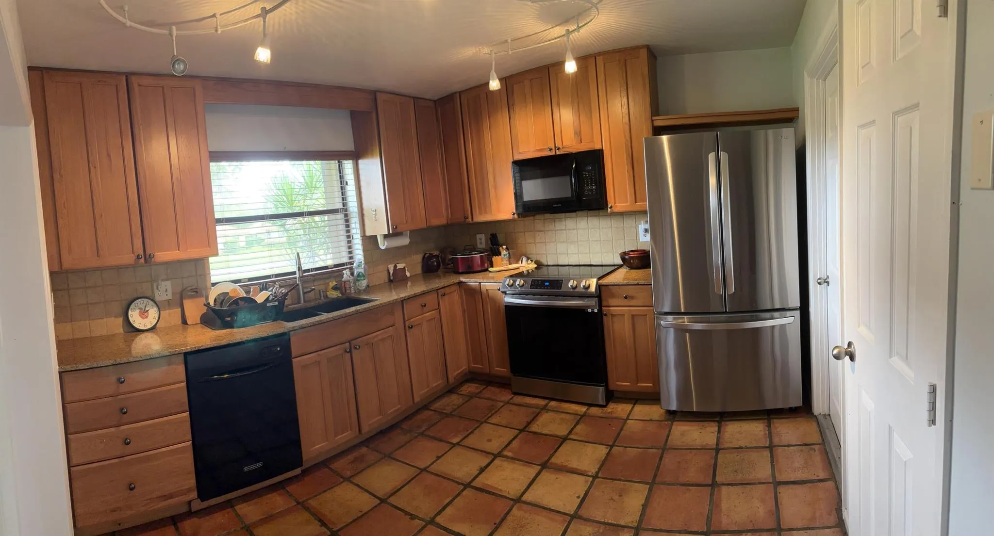 4540 Ficus Tree Road, #A