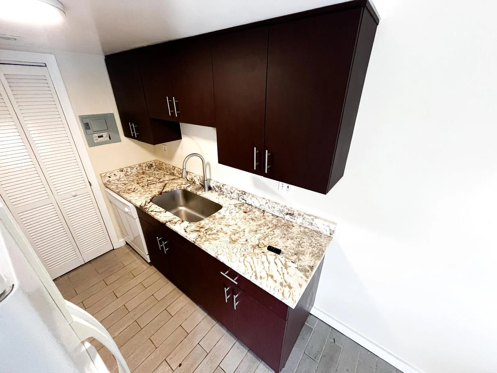 202 Lucerne Avenue, #10