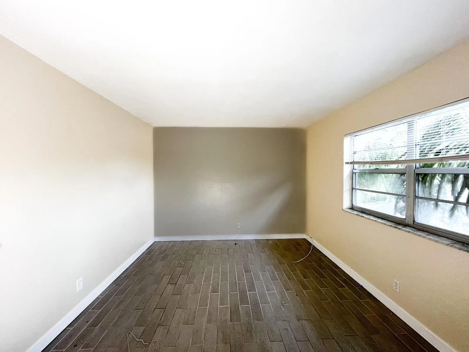 202 Lucerne Avenue, #10