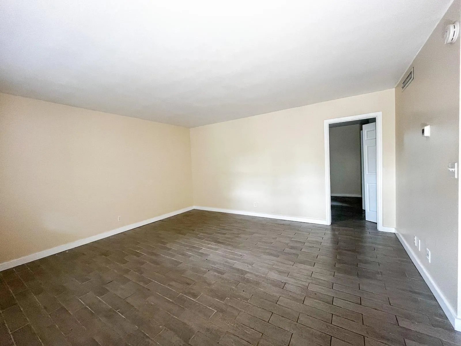 202 Lucerne Avenue, #10