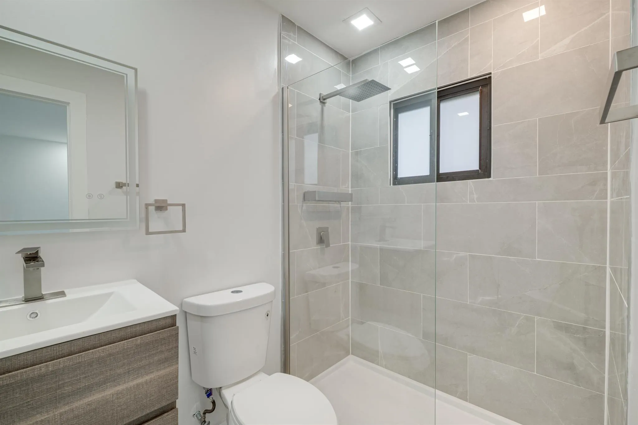 1126 NW 4th Avenue, #1