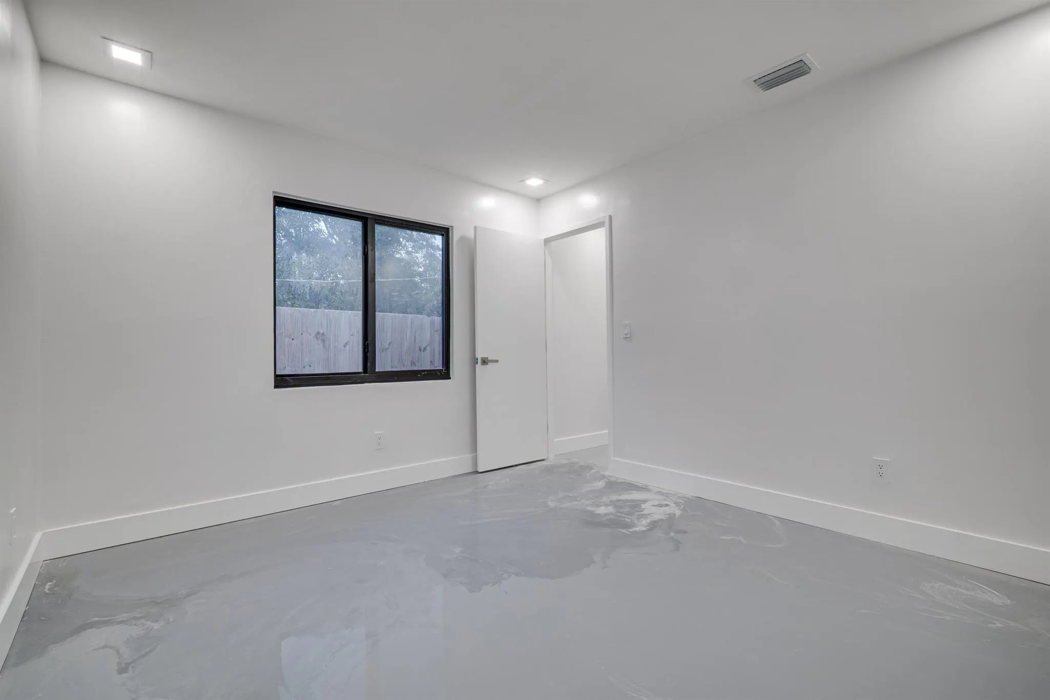 1126 NW 4th Avenue, #2