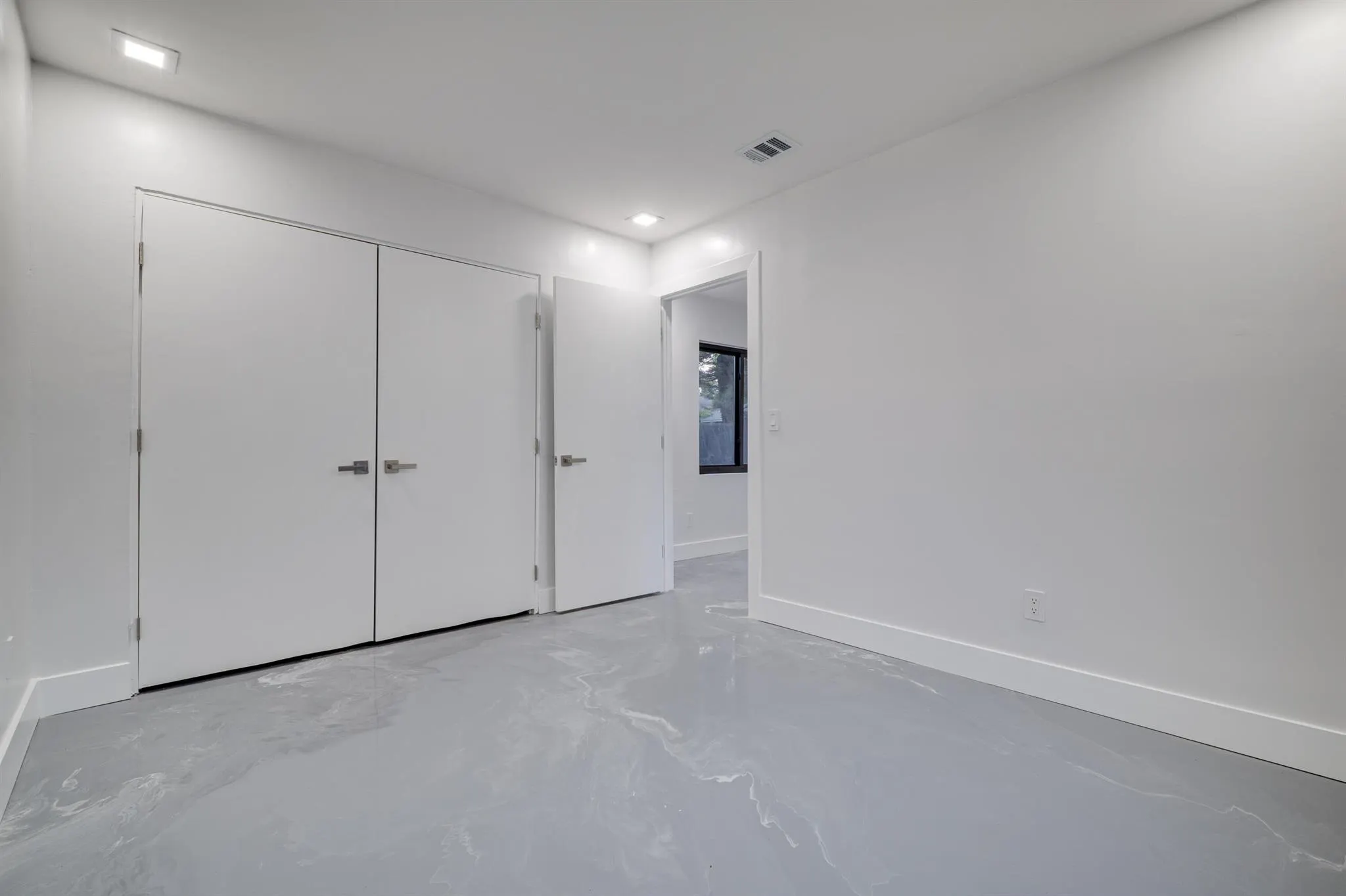 1126 NW 4th Avenue, #2