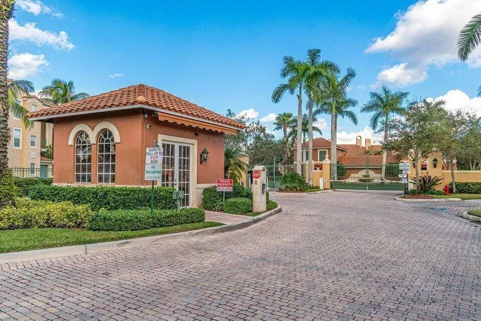 11770 Saint Andrews Place, #205