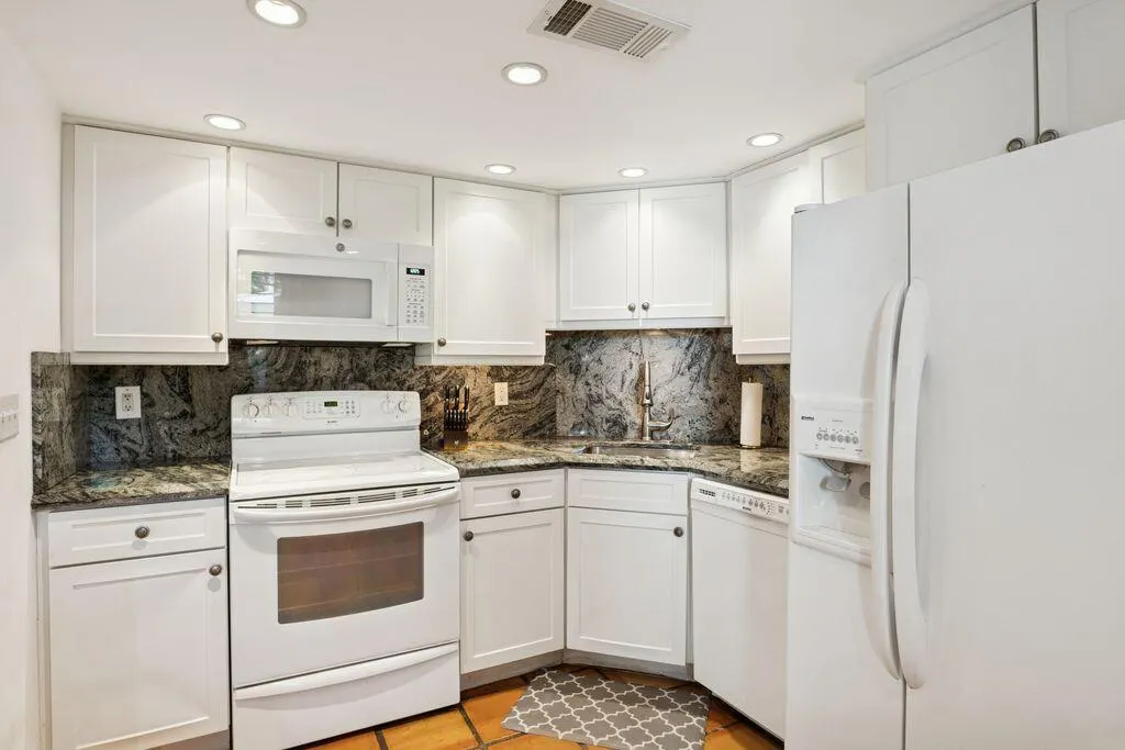 1 Harbourside Drive, #1103