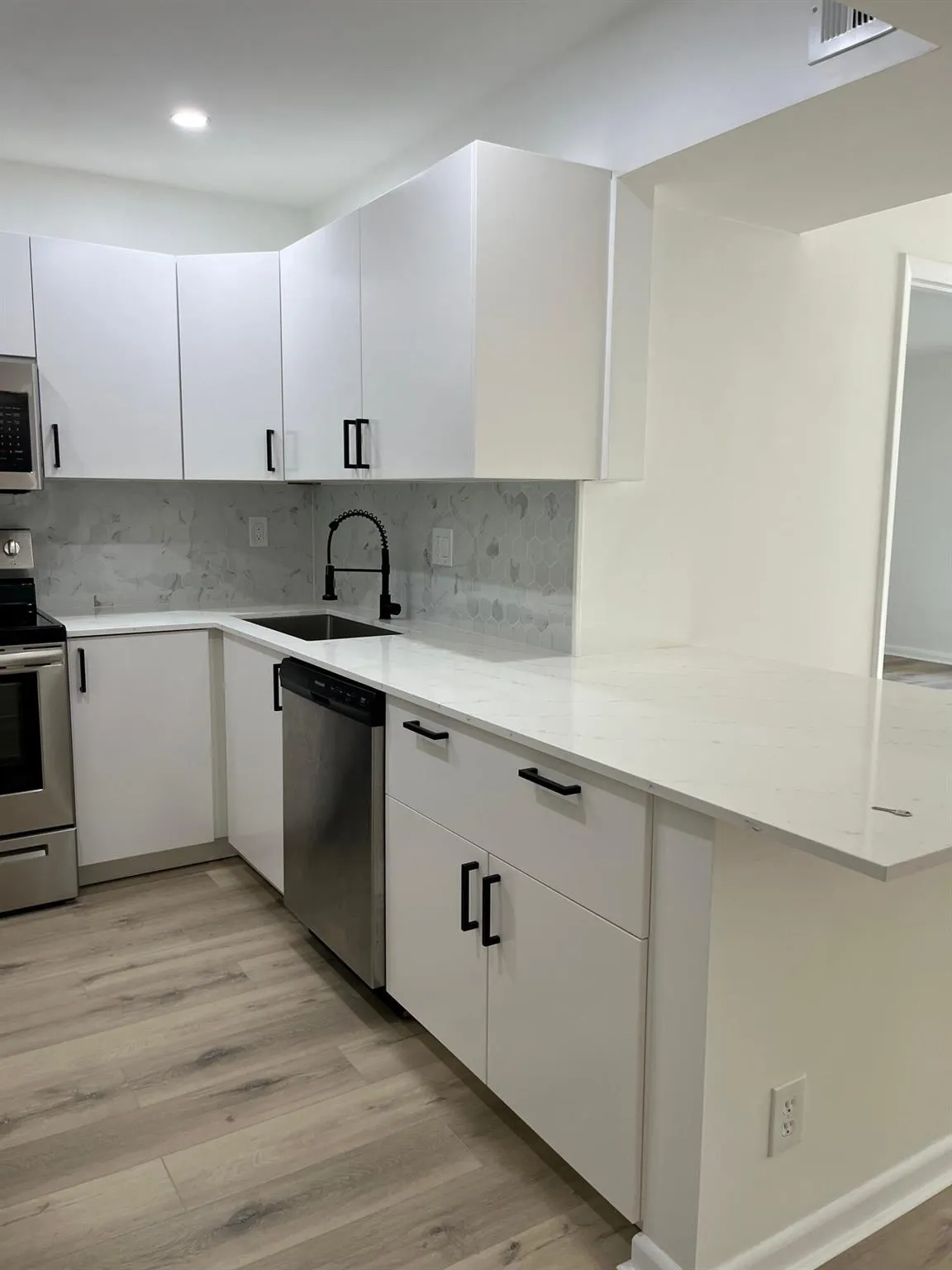 480 NW 20th Street, #3040