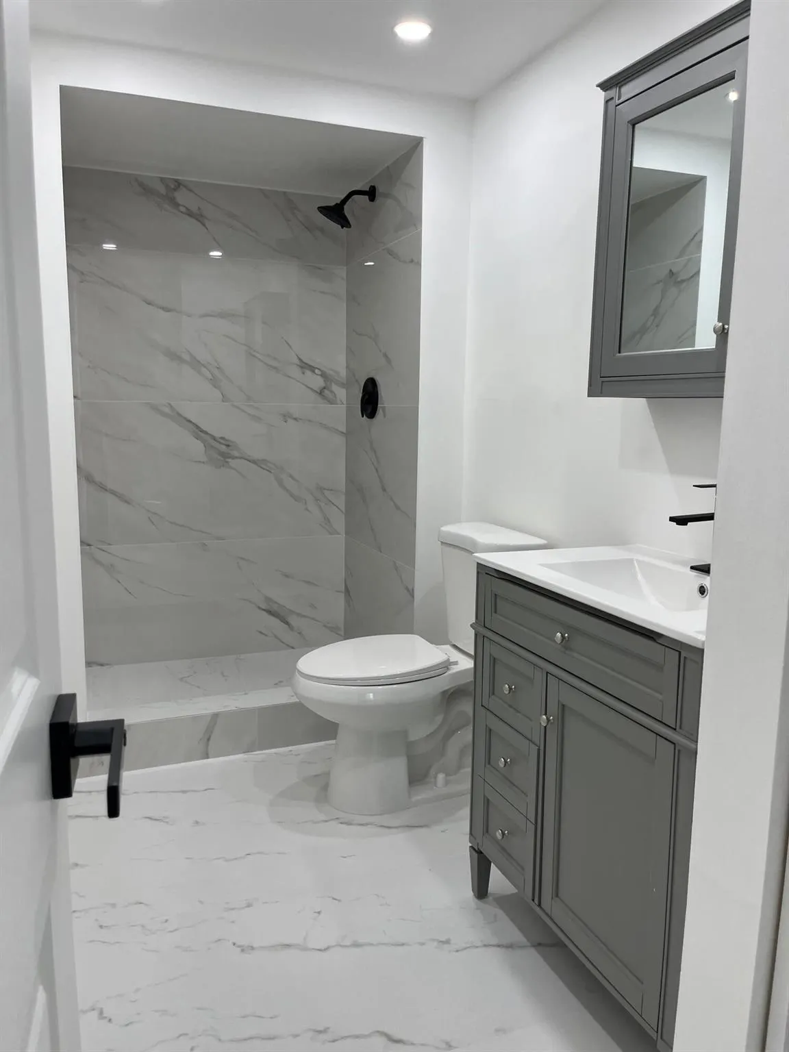 480 NW 20th Street, #3040