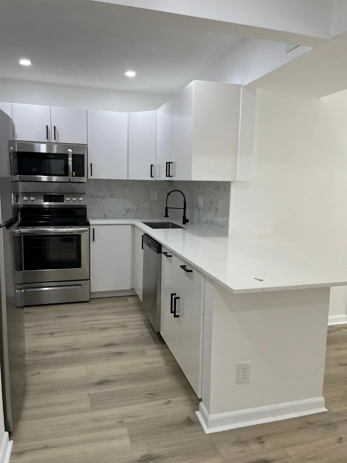 480 NW 20th Street, #3040