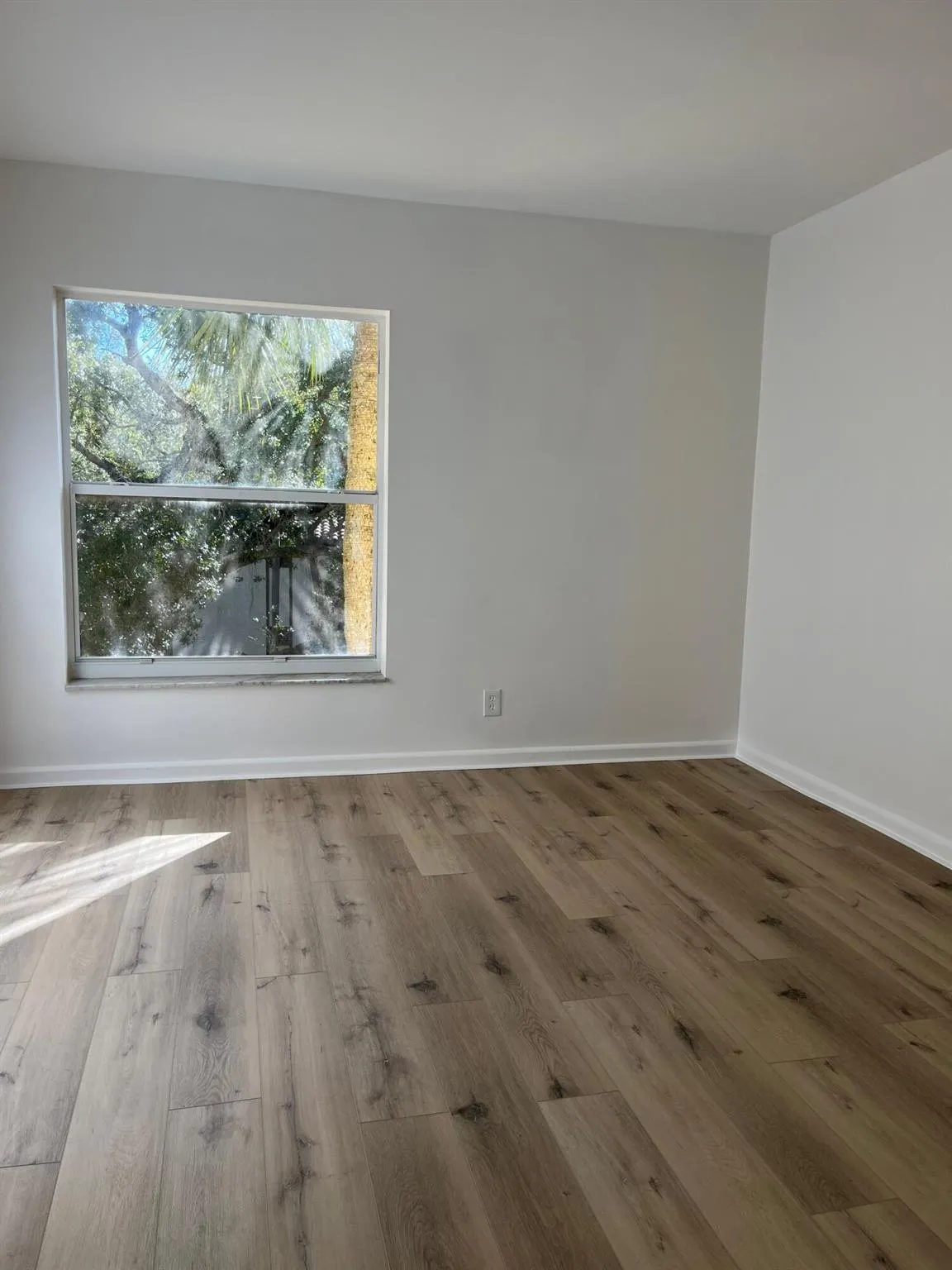 480 NW 20th Street, #3040