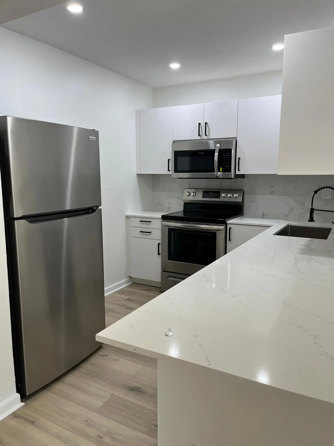 480 NW 20th Street, #3040