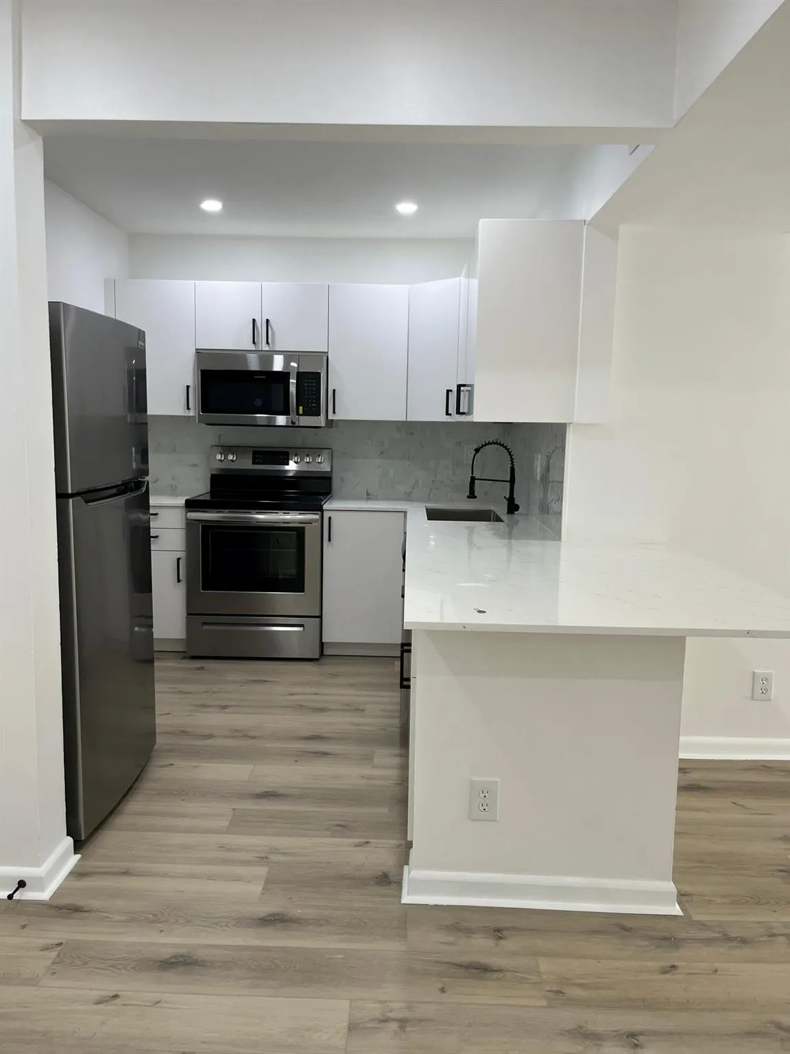 480 NW 20th Street, #3040