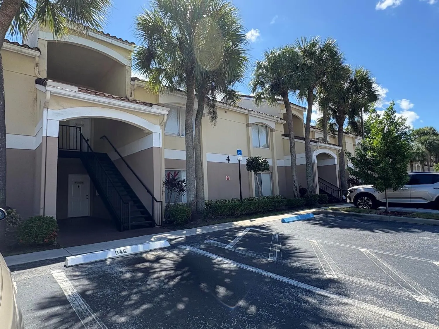 815 W Boynton Beach Boulevard, #4-102