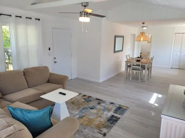 6423 SE Lillian Court