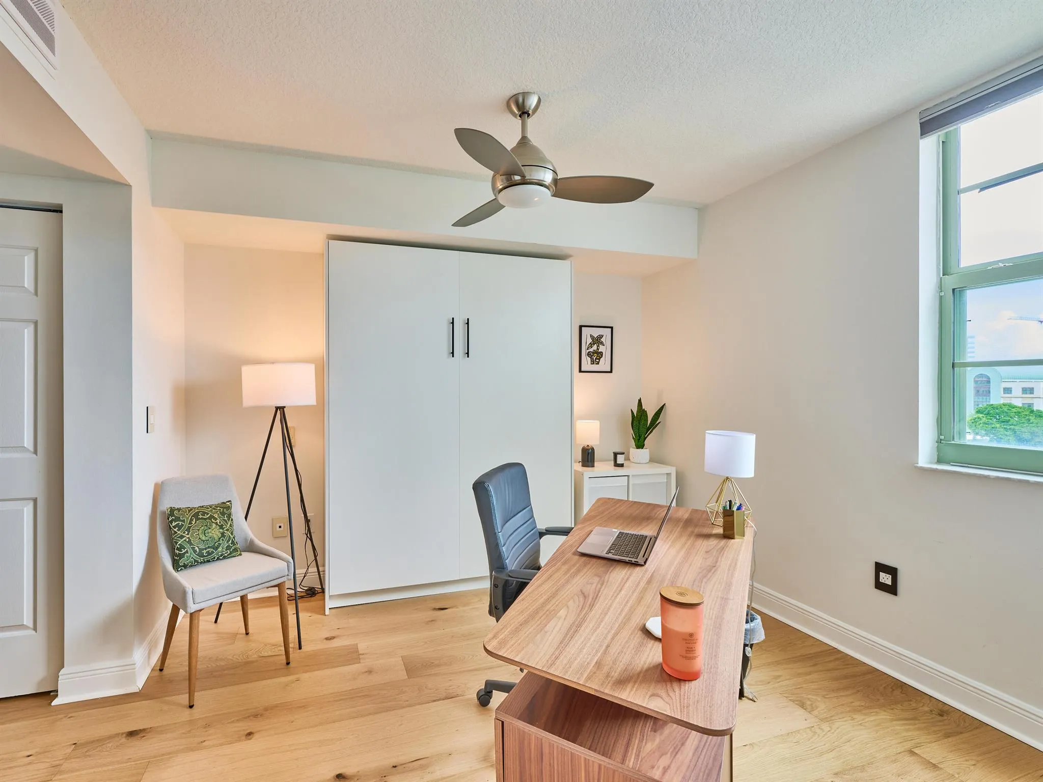 610 Clematis Street, #522