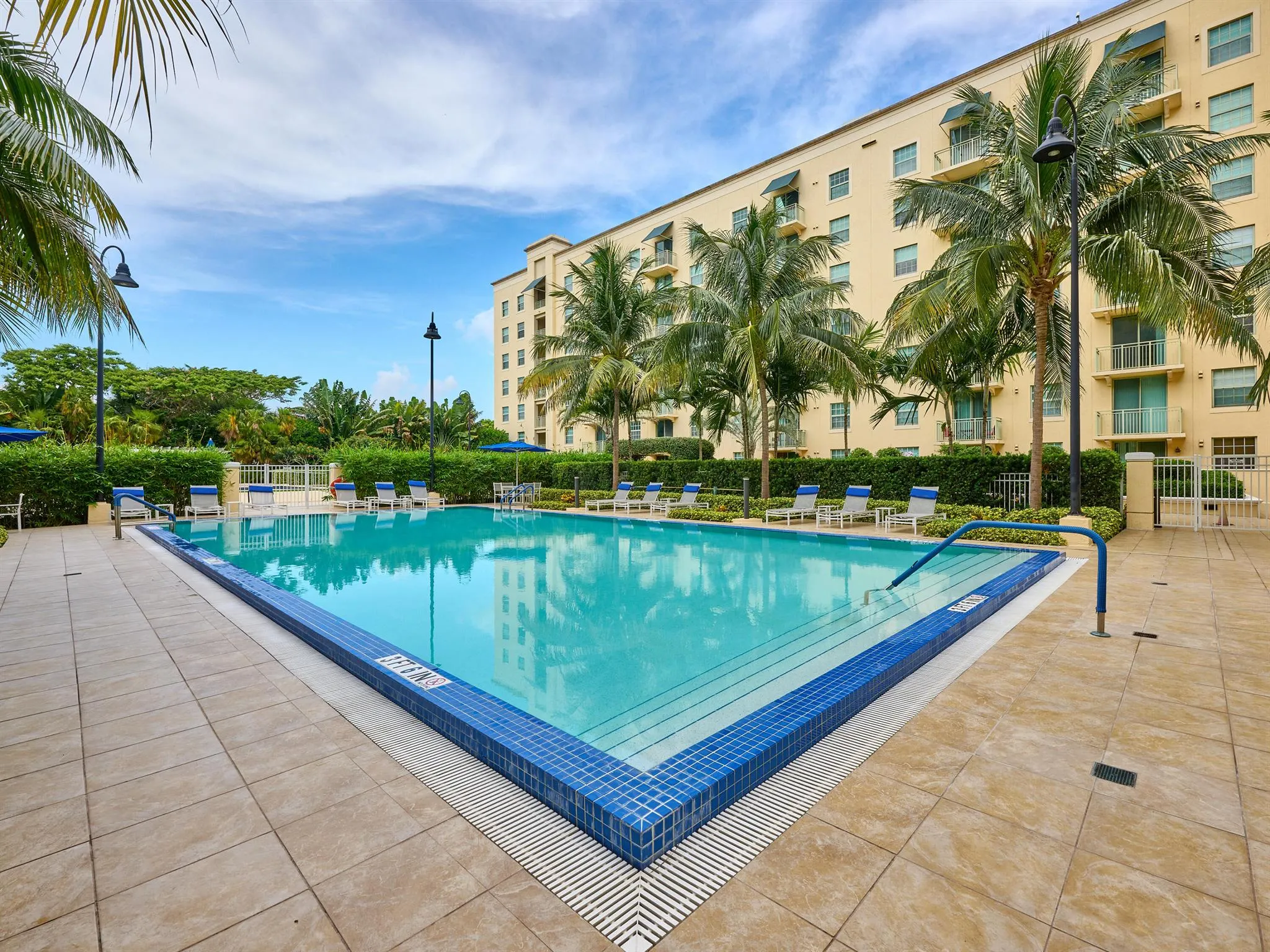 610 Clematis Street, #522