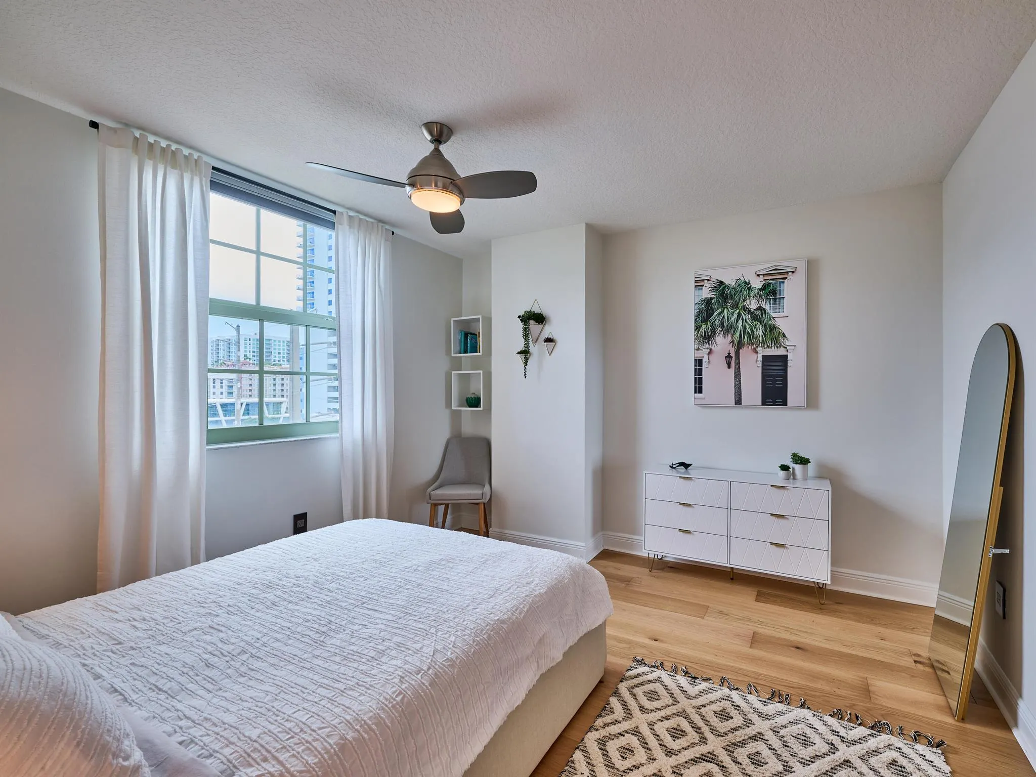 610 Clematis Street, #522