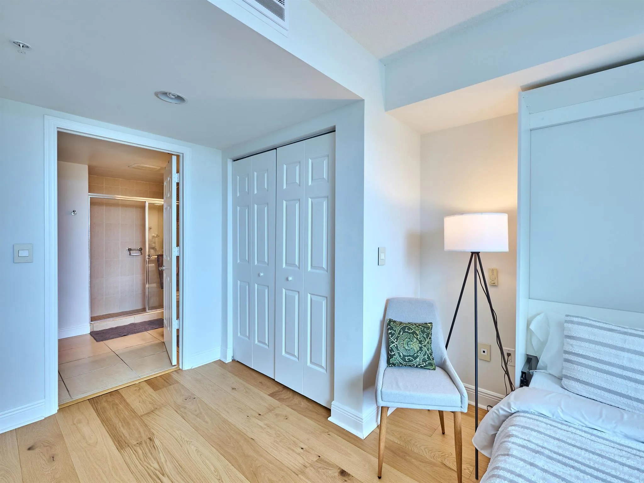 610 Clematis Street, #522