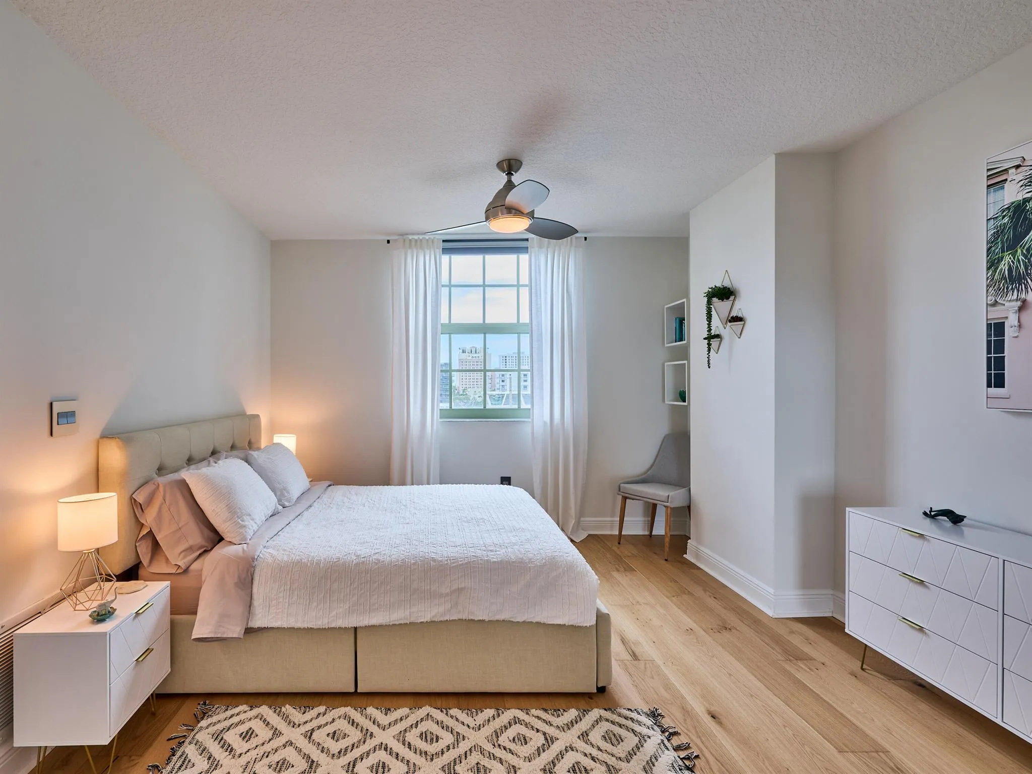 610 Clematis Street, #522