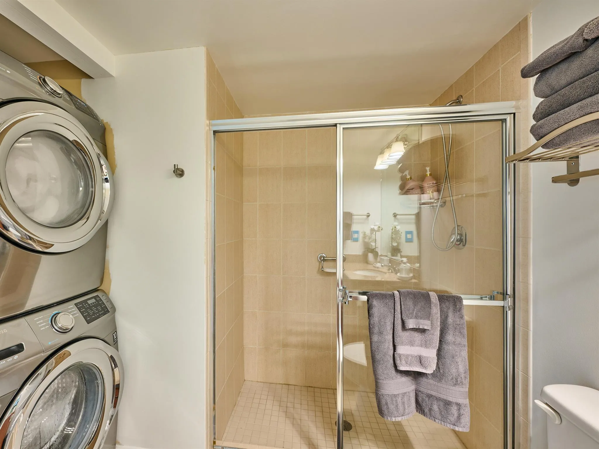 610 Clematis Street, #522