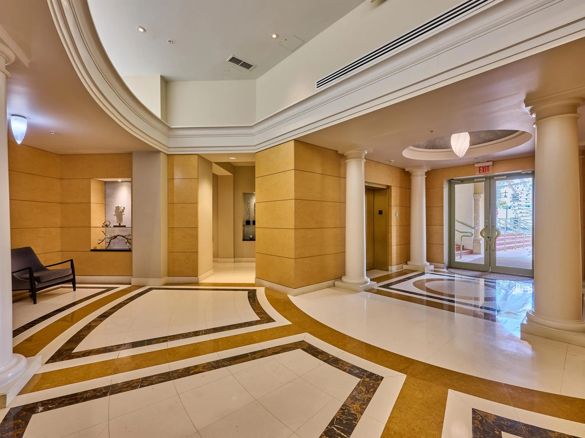 610 Clematis Street, #522