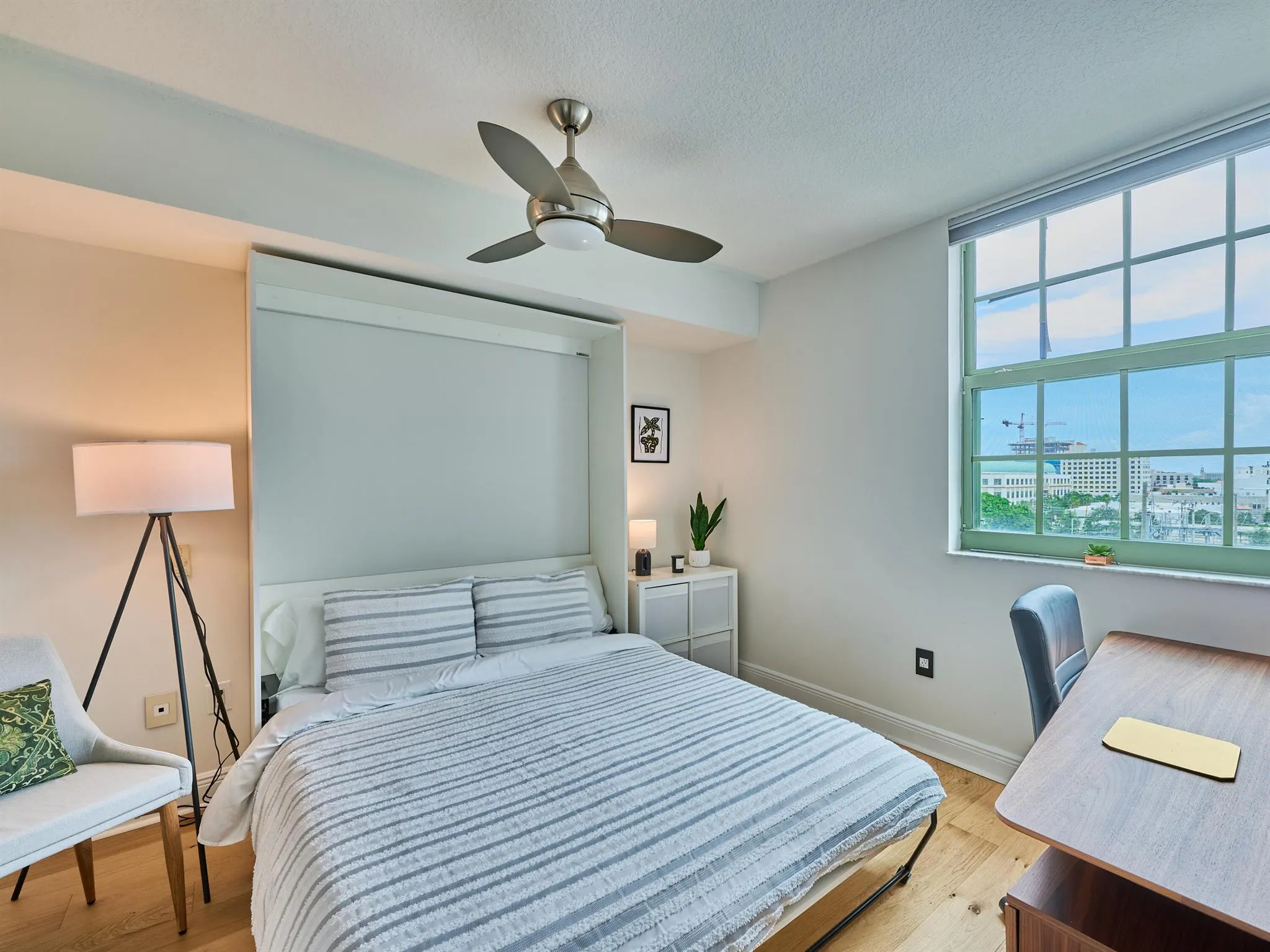 610 Clematis Street, #522