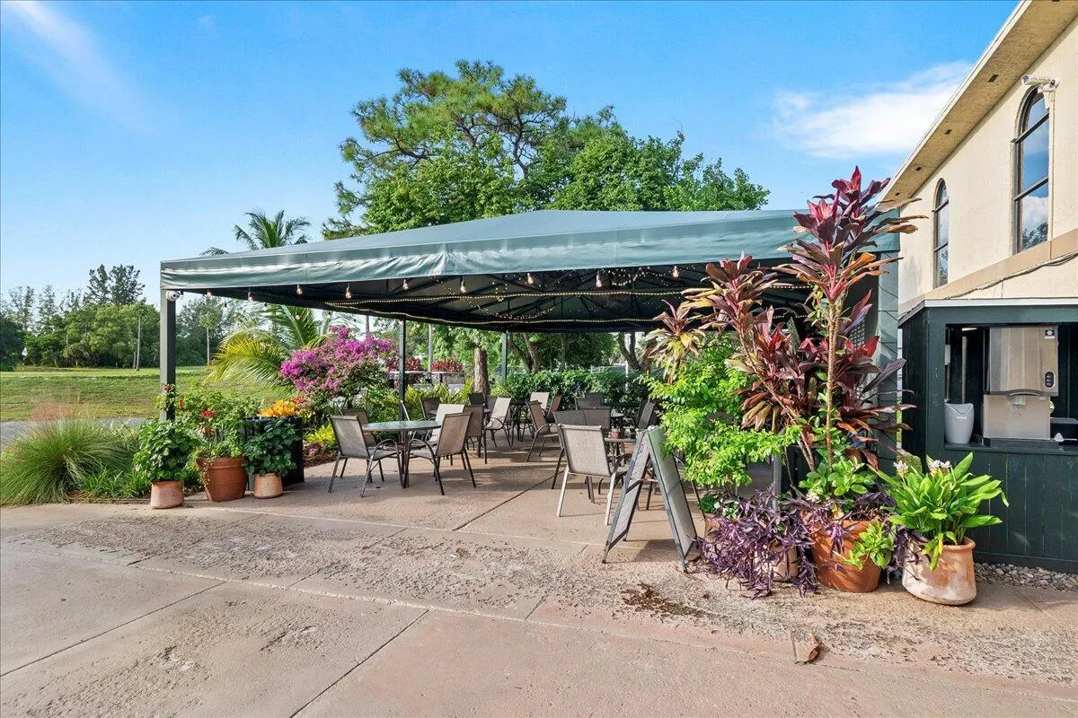 3755 Via Poinciana, #611