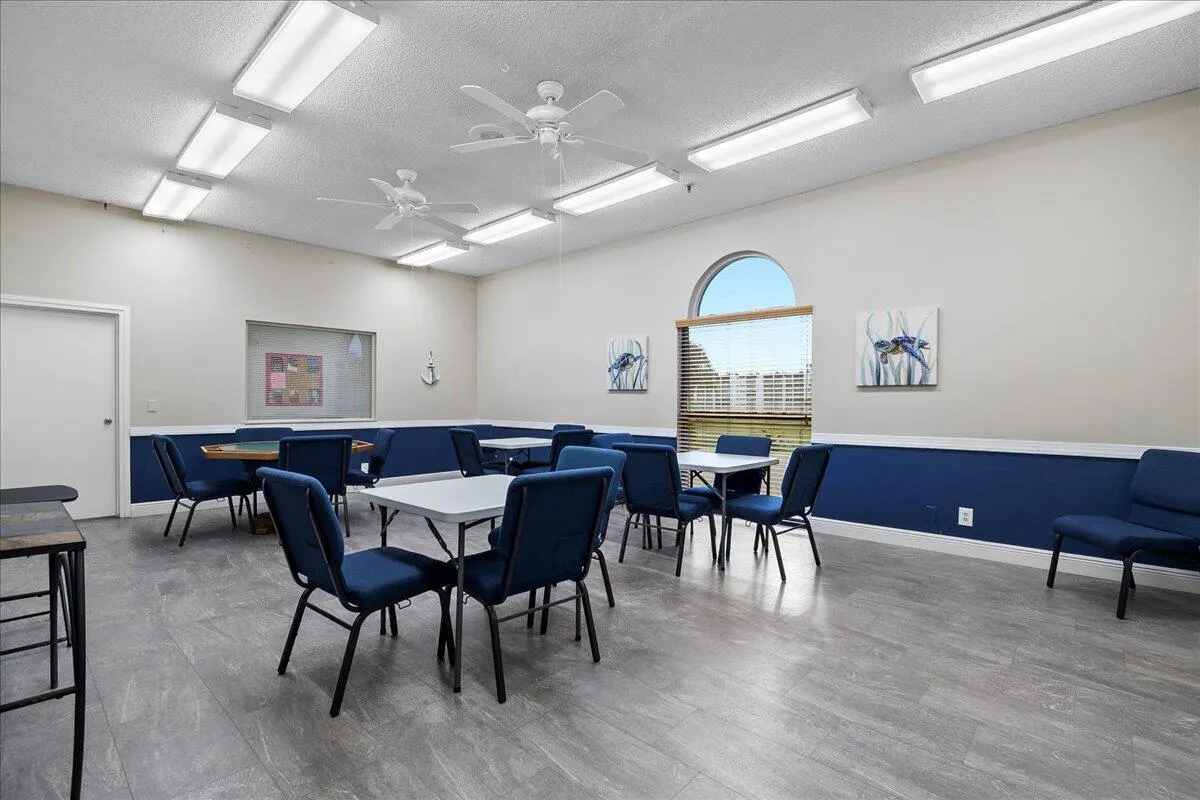 3755 Via Poinciana, #611