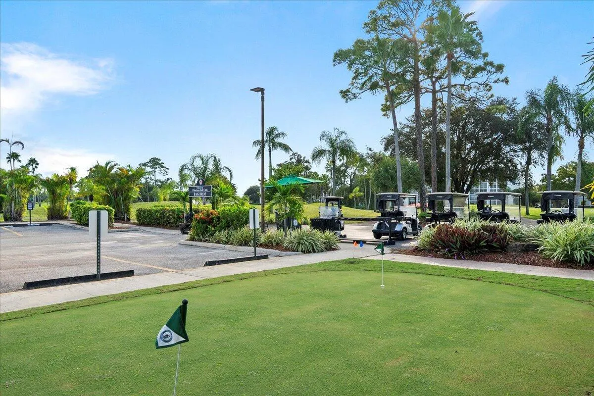 3755 Via Poinciana, #611