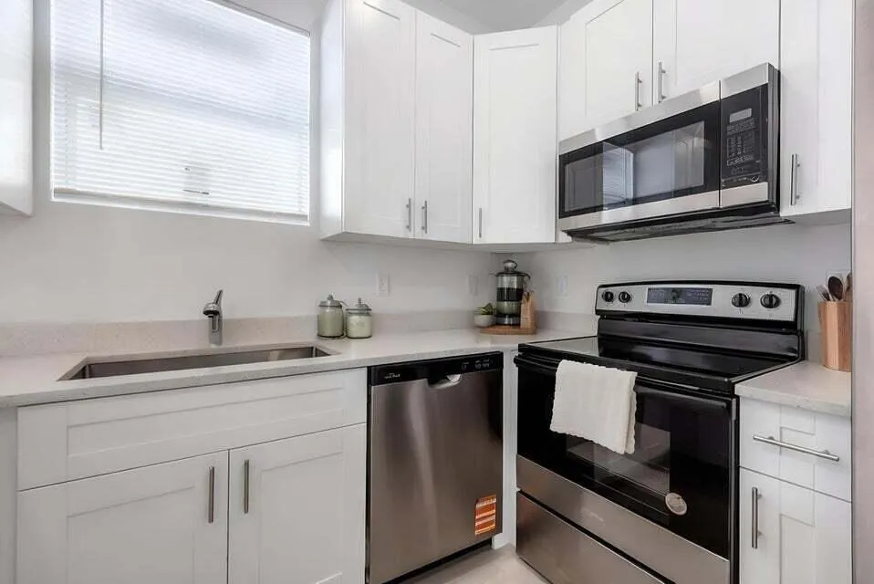 3188 Hiawatha Avenue