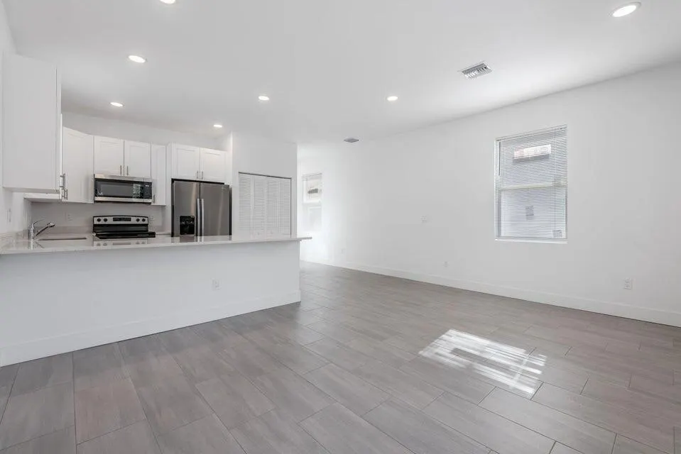 3188 Hiawatha Avenue