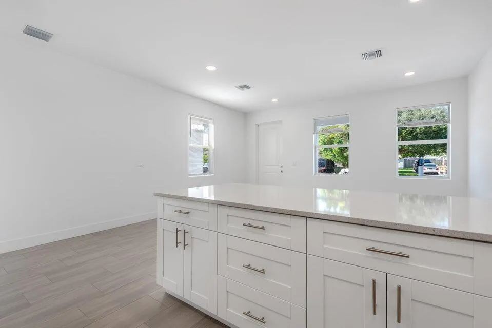 3188 Hiawatha Avenue