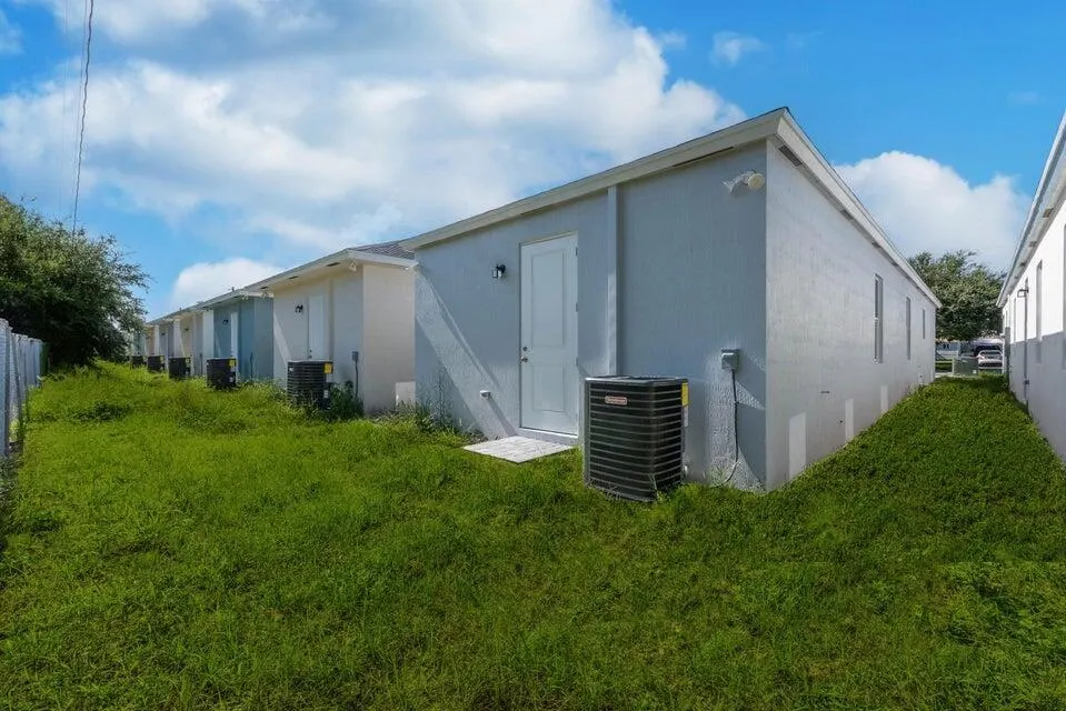 3188 Hiawatha Avenue