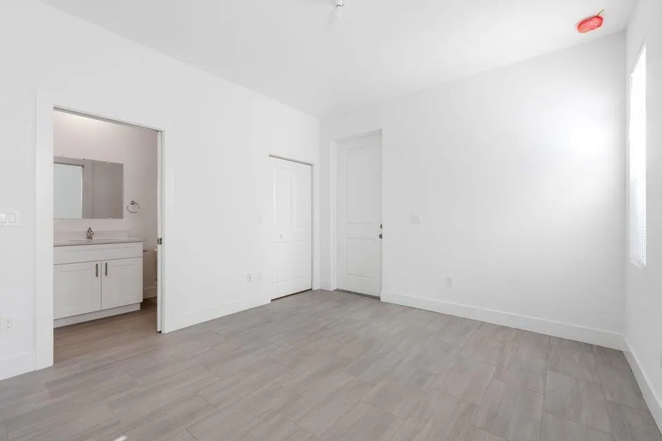 3188 Hiawatha Avenue