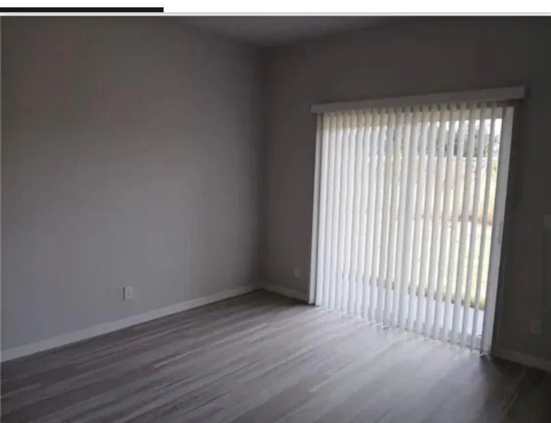 1520 Las Villas Boulevard