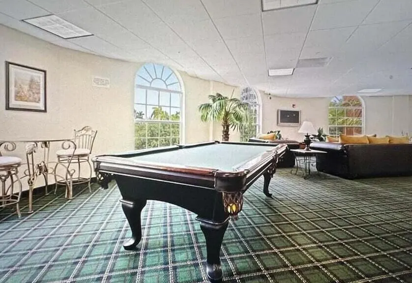 1640 Presidential Way, #403